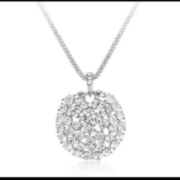 Women's Crystal Pendant Necklace - Picture 6 of 8